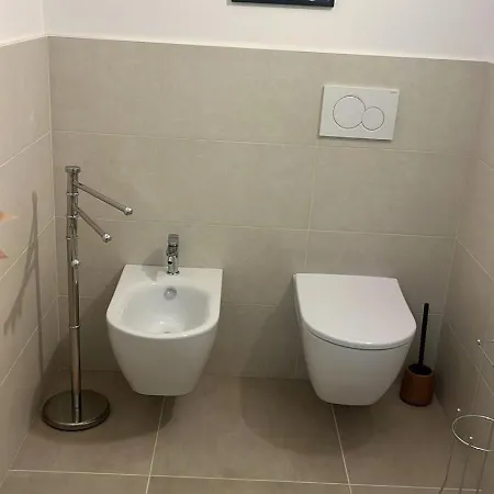 Far From Prázdninový dům *